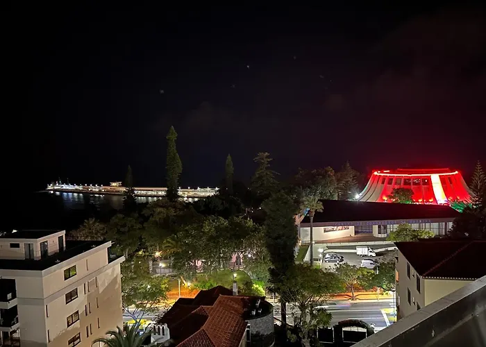 In Town View 丰沙尔