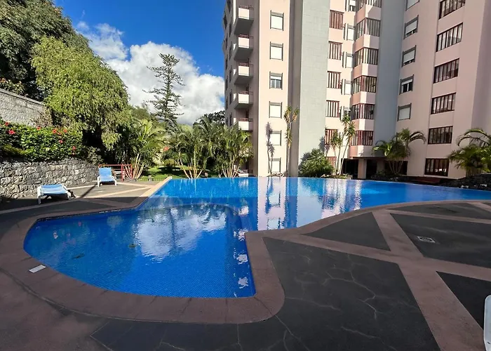 In Town View Apartment *